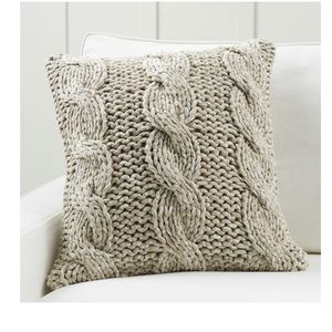Pottery Barn Colossal Handknit Pillow Cover 24” Oatmeal